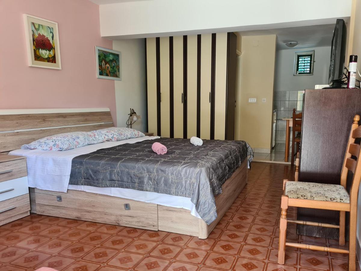 Apartments Lujo Primosten Ngoại thất bức ảnh